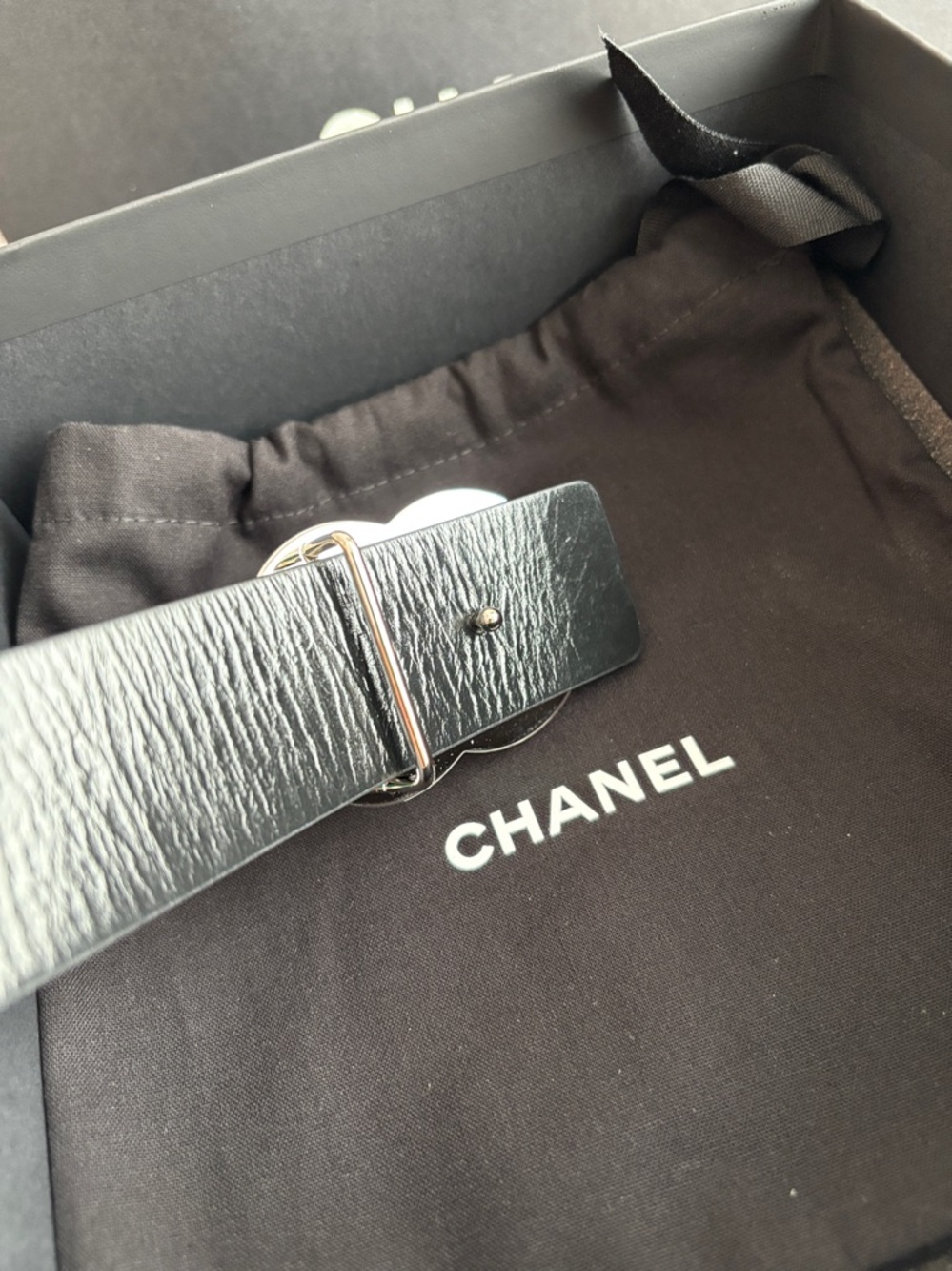 Authentic Chanel Leather Woman Belt, V/White size 80 - Picture 4 of 6